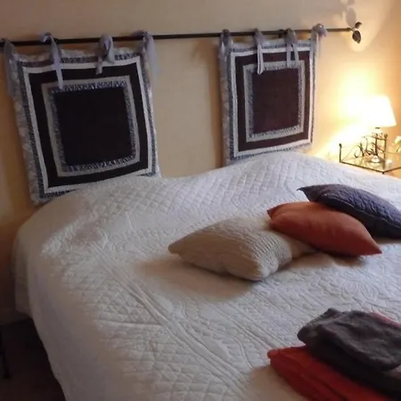 Le Relais Des Malettes D'hotes Bed & Breakfast *