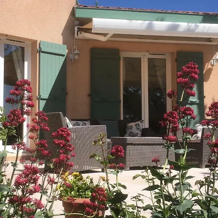 Le Relais Des Malettes D'hotes Bed & Breakfast